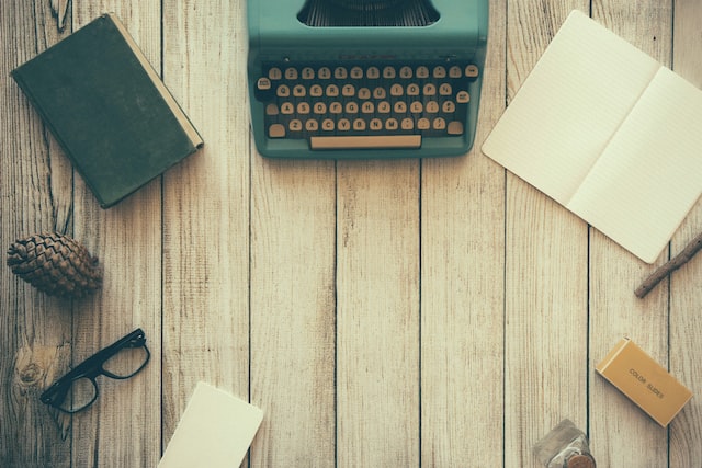 image of typewriter for a blog app